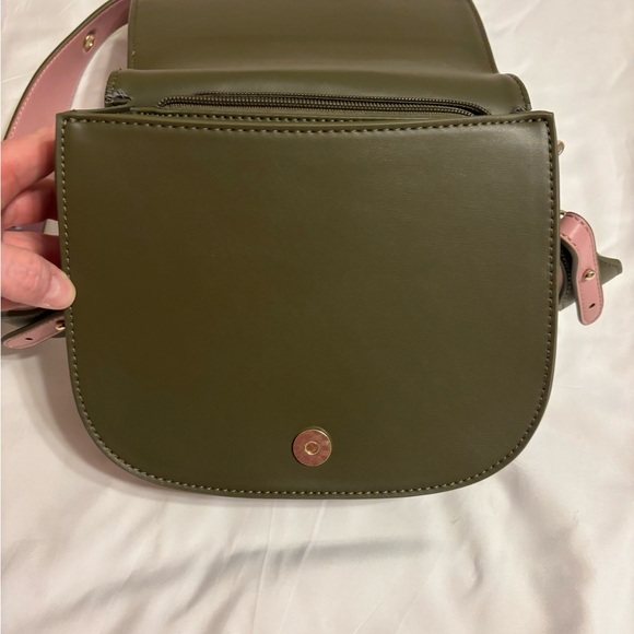 Ampere Olive Green & Blush Pink Saddle Crossbody Bag with Interchangeable Straps - Picture 5 of 7